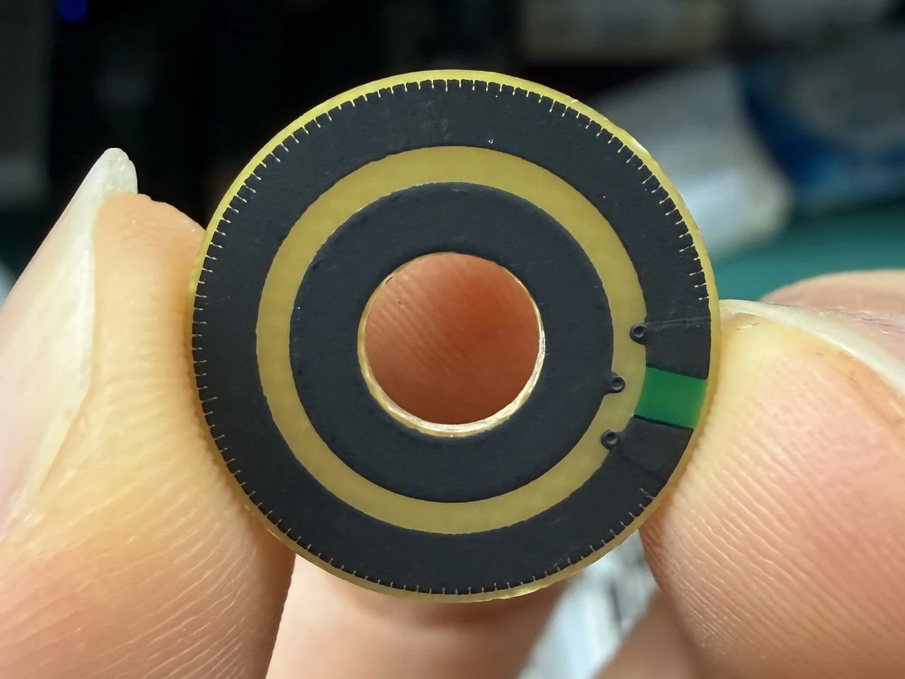 13.6mm-circular-carbon-film-resistive-element-linearity-trimmed-crv-tested